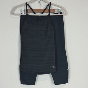 Saucony Black Grey Cropped Tights & Striped Tank Top Set M